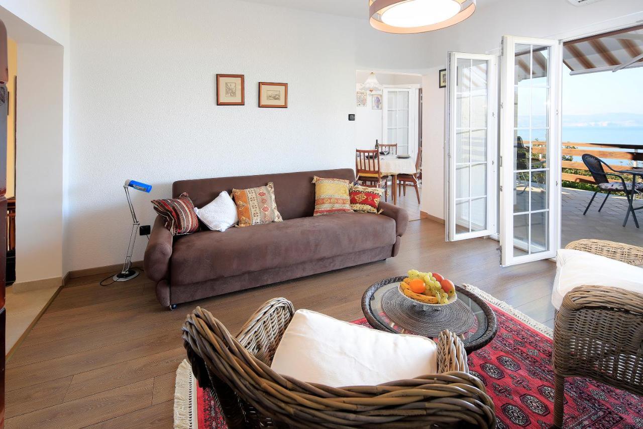 Apartment Vincent With Beautiful Sea View Terrace クレノヴィツァ エクステリア 写真