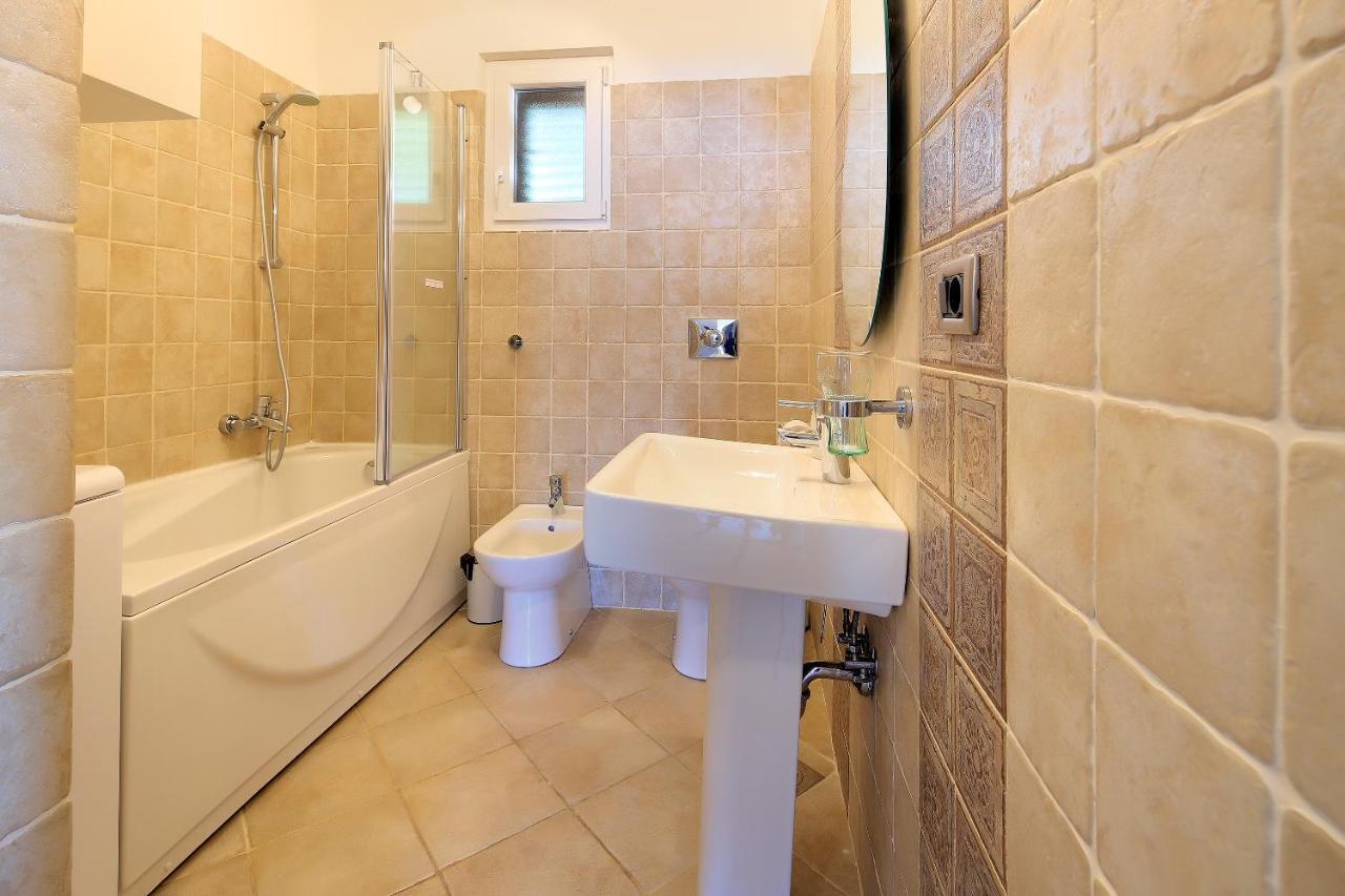 Apartment Vincent With Beautiful Sea View Terrace クレノヴィツァ エクステリア 写真